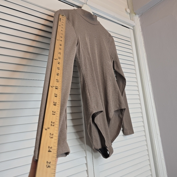 GIRLFRIEND COLLECTIVE Vivien‎ Bodysuit Taupe Brown Long Sleeve Mock Neck Large - Picture 9 of 10
